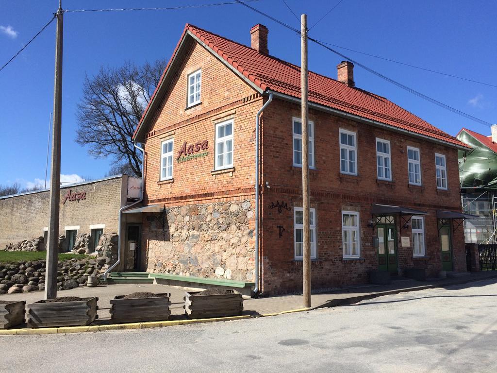 Aasa Kuelalistemaja Hotel Viljandi  Exterior photo